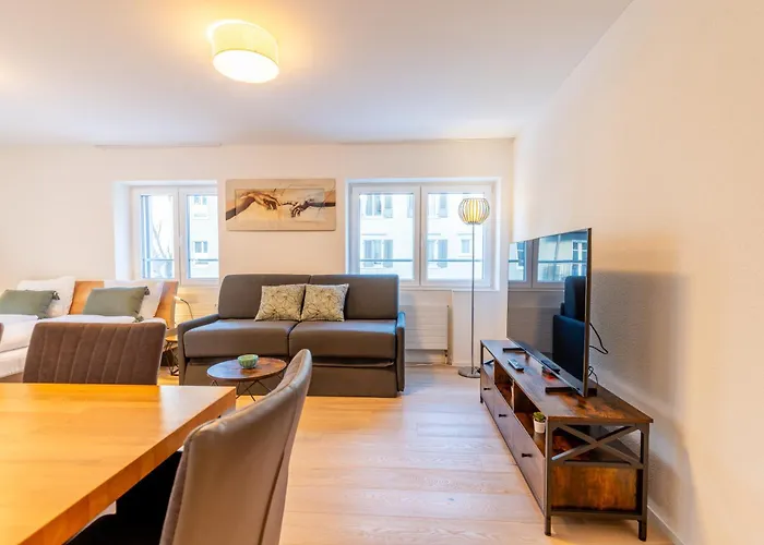 Jasminkas Host 1, Ruhig, Gratis Parkplatz Balkon & Im 1, Stockwerk