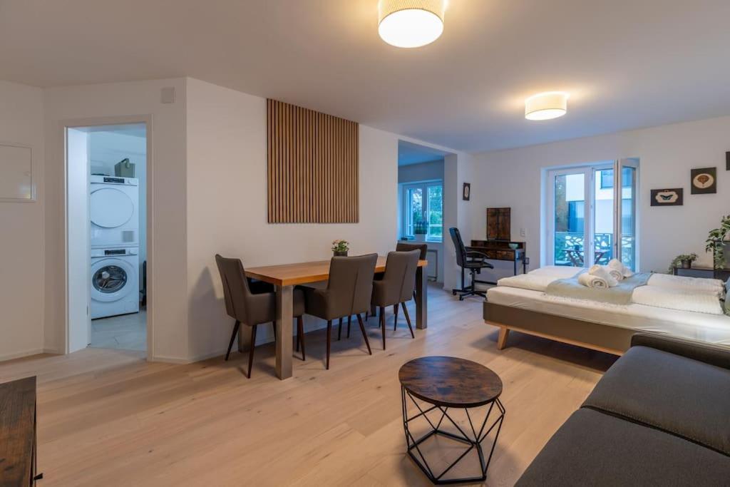 Jasminkas Host 1, Ruhig, Gratis Parkplatz Balkon & Im 1, Stockwerk Apartment